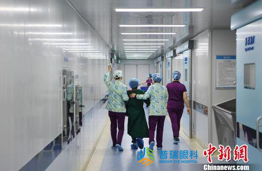跨国救援爱心接力 助尼泊尔11岁男孩保住光明