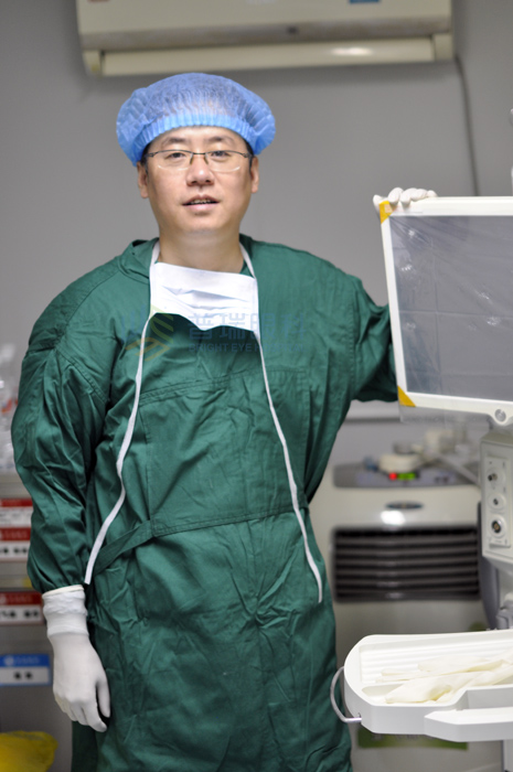 我院吴保华院长荣获第三届普瑞眼科丁香花青年医生培养奖