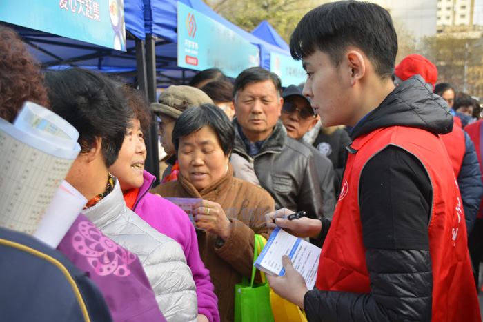 弘扬雷锋精神，助推文明实践，我们在路上