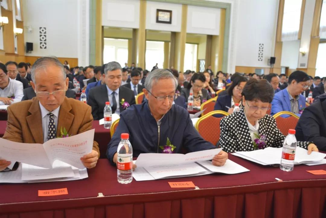 兰州市人才工作会议召开，普瑞眼科专家喜获殊荣