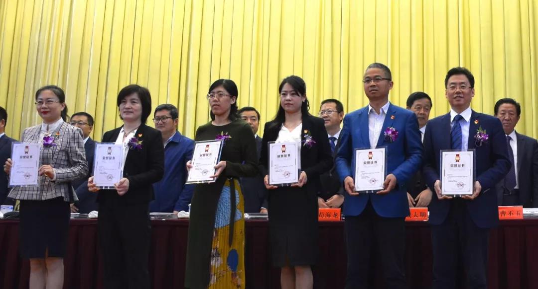 兰州市人才工作会议召开，普瑞眼科专家喜获殊荣