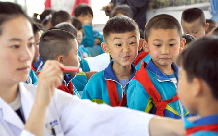 6月6日爱眼日，普瑞眼科走进新区源泰小学